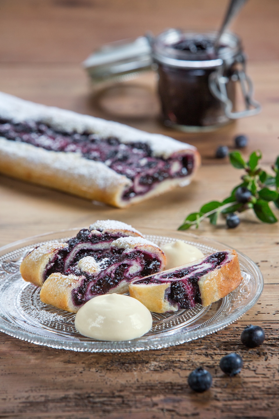 Dessert Schwarzbeer Strudel