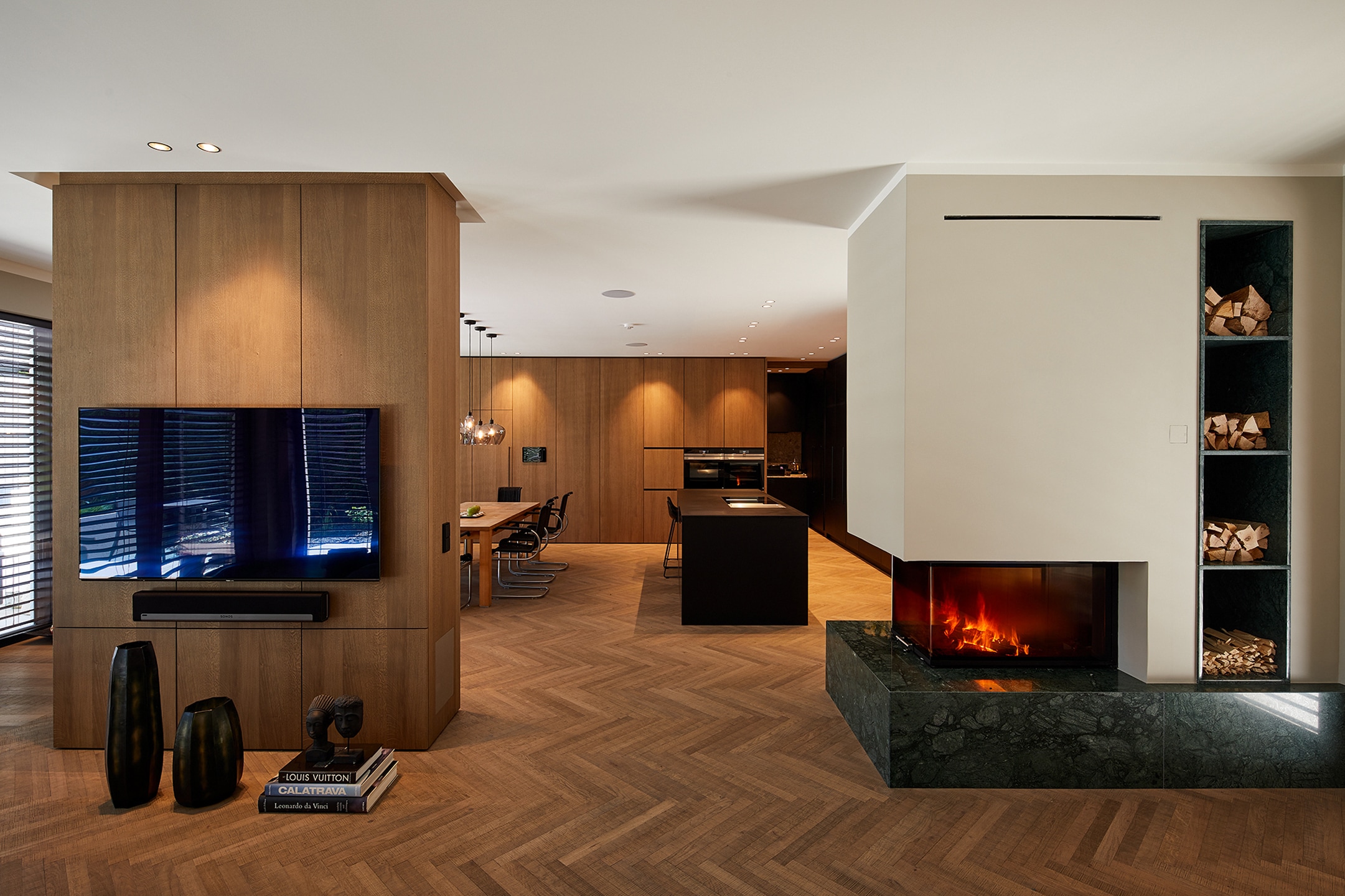 Architektur Innenaufnahme, Raum mit Kamin