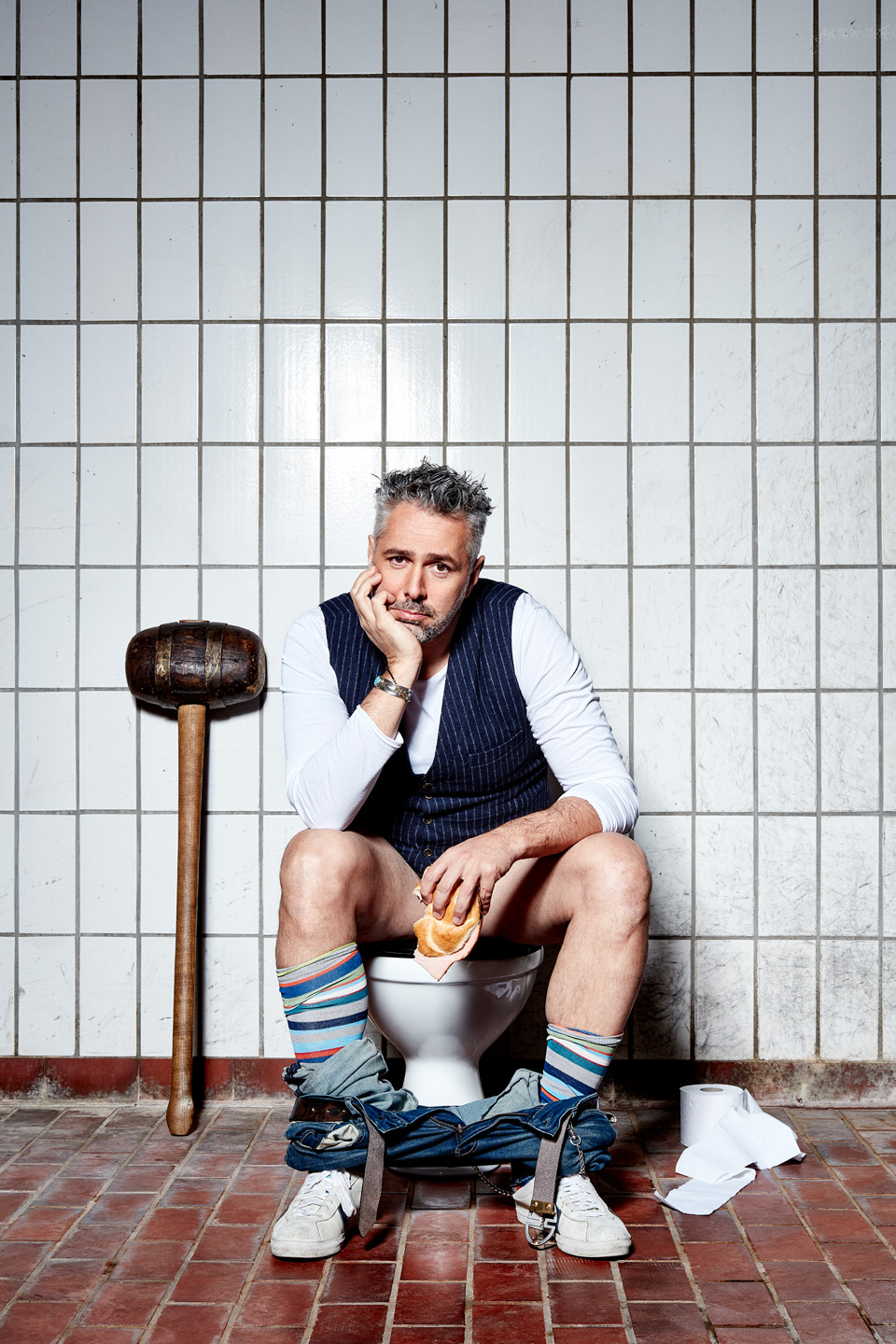 Portrait Roland Trettl auf WC