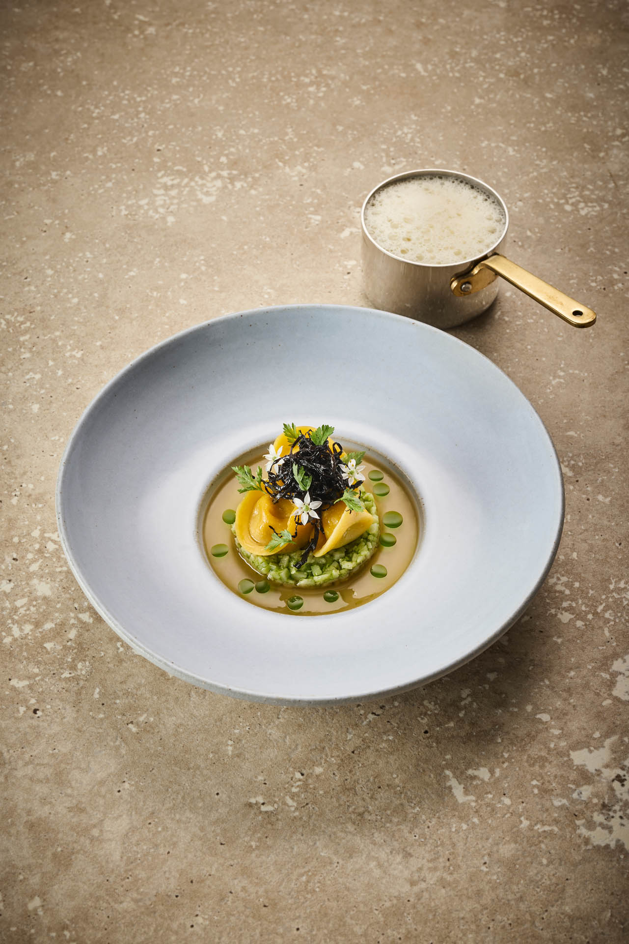 Przemyslaw Klima, guest chef Oktober 2025, portrait, Restaurant Ikarus, Hangar-7, Salzburg, Austria, 2025.09.29, “Pierogi”/ Przemyslaw Klima, Gastkoch Oktober 2025, Portrait, Restaurant Ikarus, Hangar-7, Salzburg, Österreich, 2025.09.29, “Pierogi”