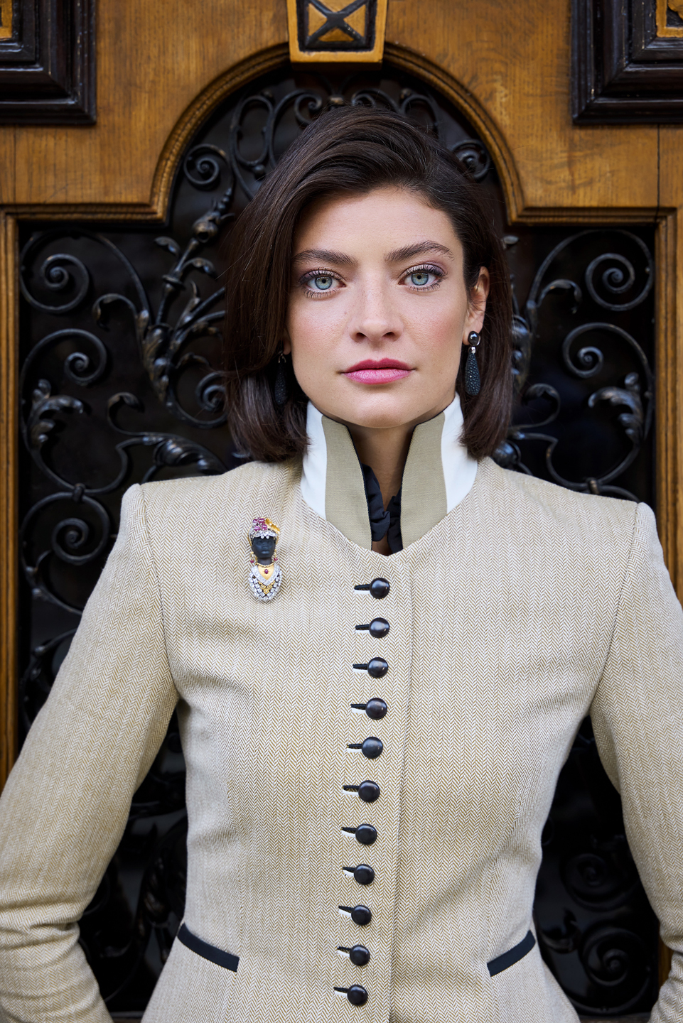 Fashion Shooting für das Trachtenmode Label Stassny in Salzburg. Model trägt hochwertige Trachtenmode