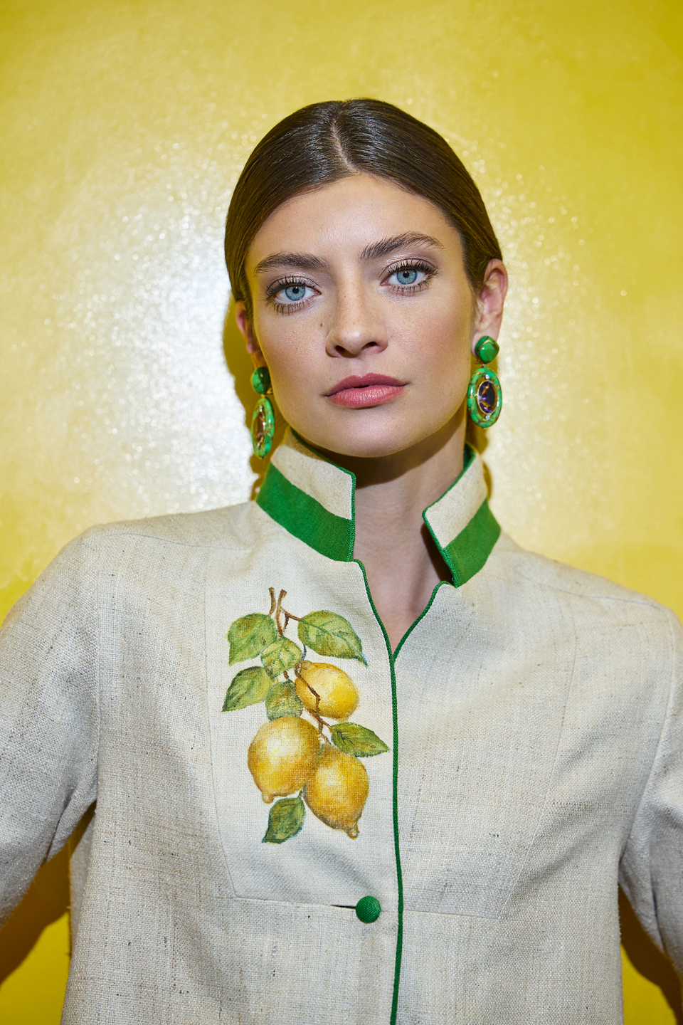 Fashion Shooting für das Trachtenmode Label Stassny in Salzburg. Model trägt hochwertige Trachtenmode